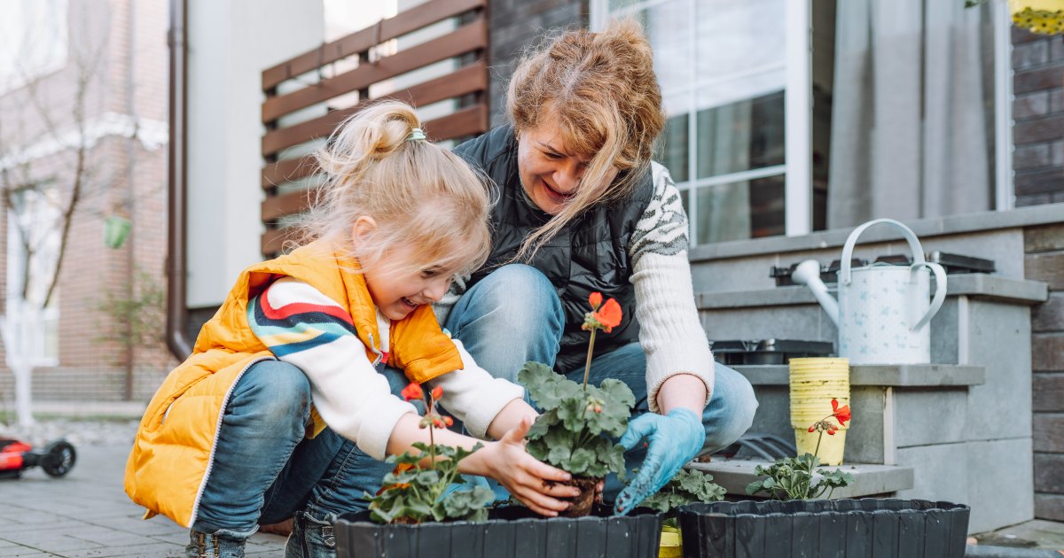 5 pasatiempos para una vida más larga: lectura, jardinería, baile