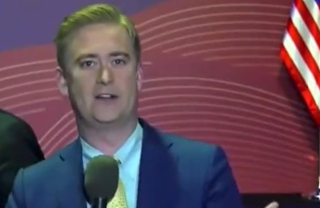 Peter Doocy destruye accidentalmente el ataque de Fox News a la edad de Biden