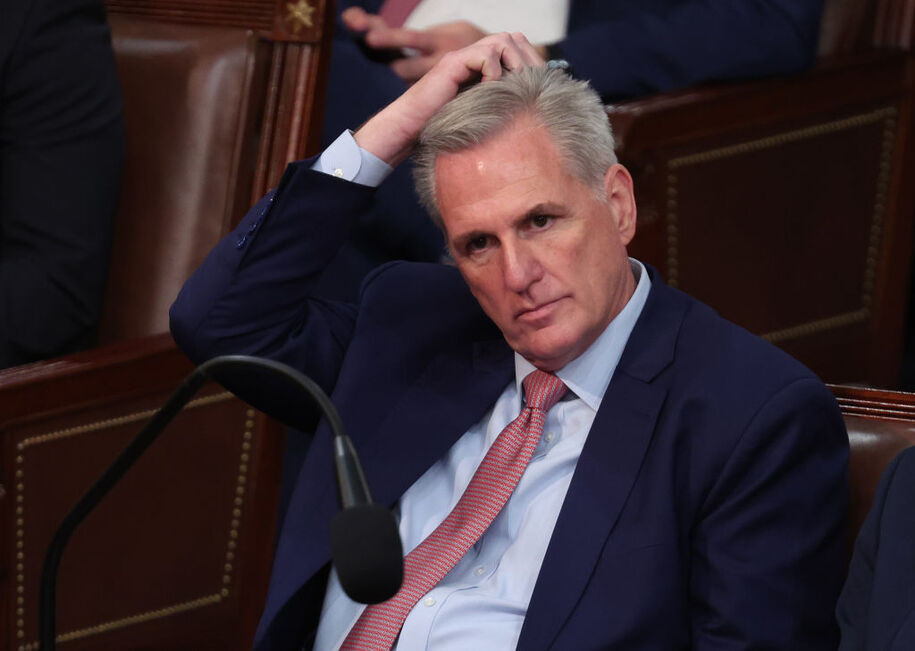 Mientras se avecina el cierre, Kevin McCarthy hace… nada