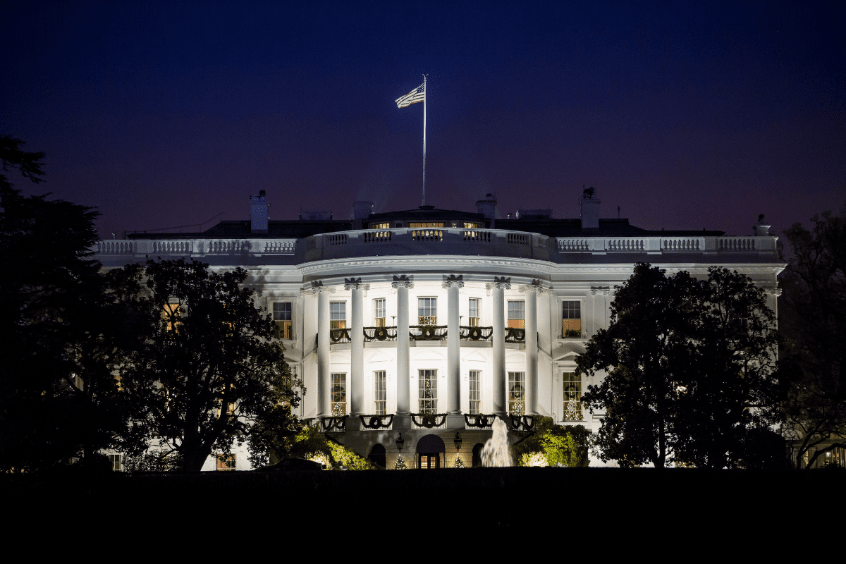 El grupo de derecha del dinero oscuro devolvería al MAGA a la Casa Blanca