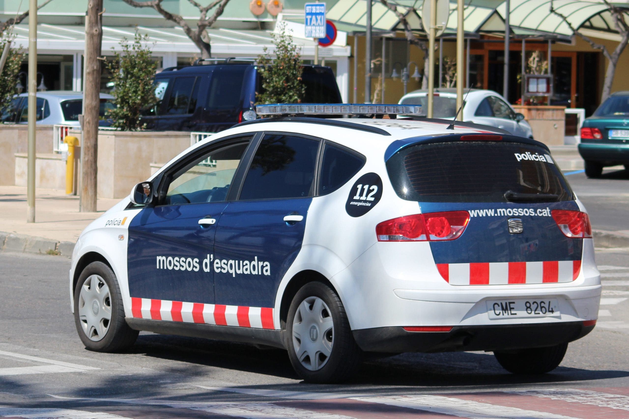 Seis policías catalanes condenados por un ataque racista en el que escupieron a un joven negro, lo llamaron ‘mono’, ‘basura humana’ y le pusieron el nombre de un personaje esclavo ficticio