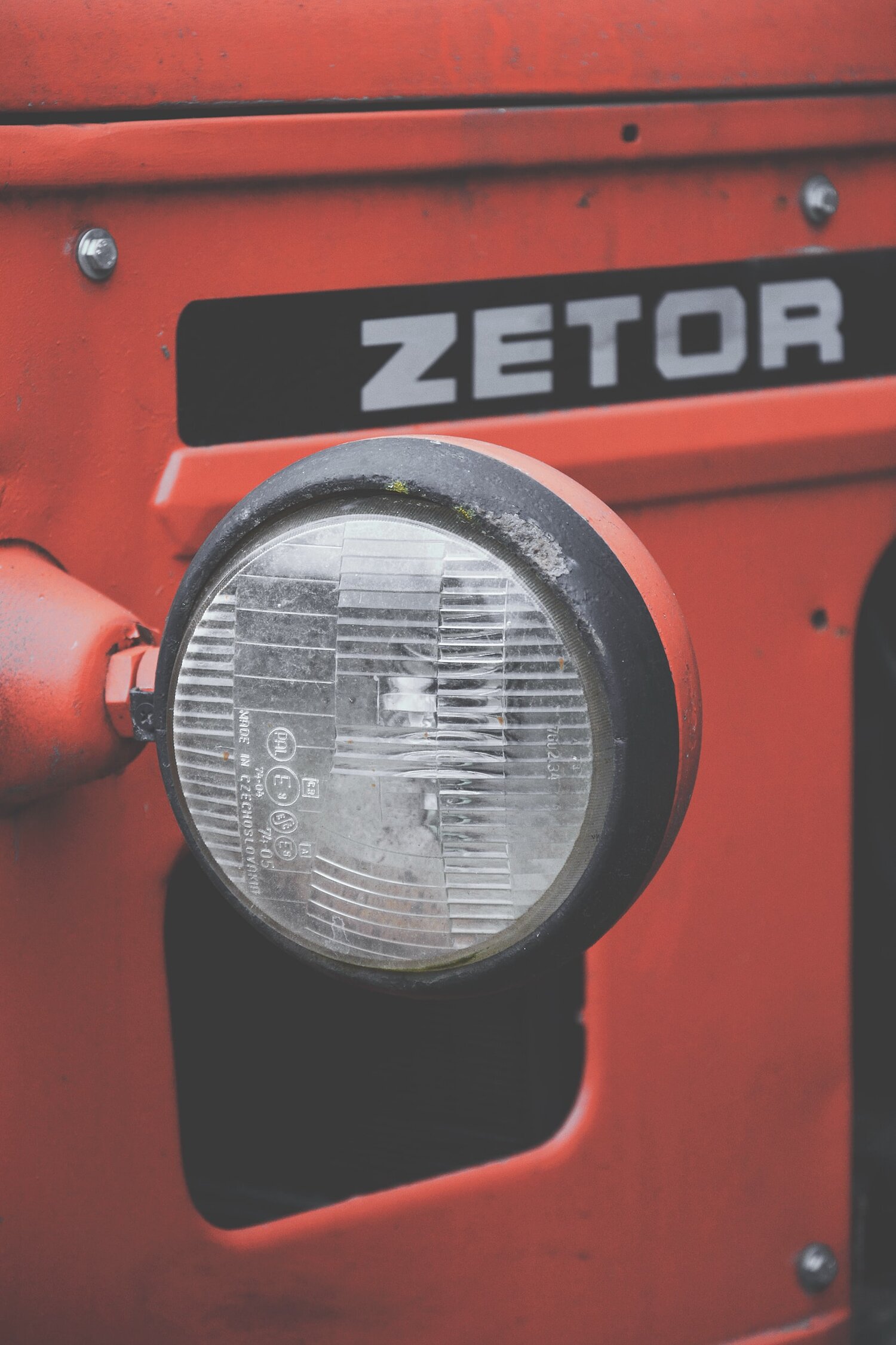 Tractor (No.1) – ¡¡NO HAY ANIMALES MUERTOS POR FAVOR!!