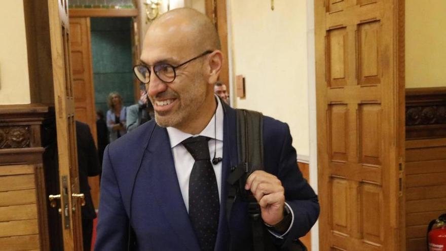 “Me llaman desleal por apelar al diálogo”
