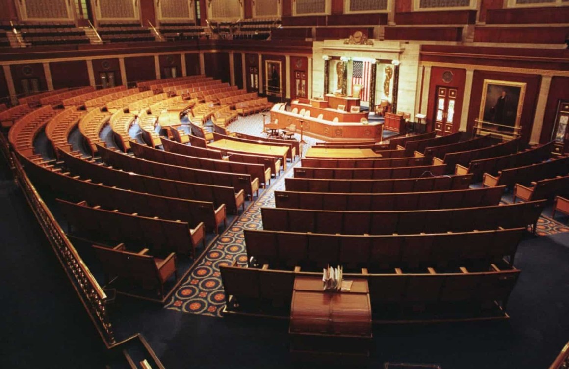 Los republicanos y los demócratas de la Cámara de Representantes están discutiendo seriamente la formación de un gobierno bipartidista