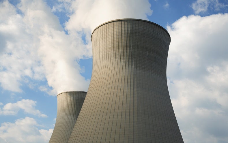 El plan de Estados Unidos para colocar uranio apto para armas en un reactor civil es peligroso e innecesario