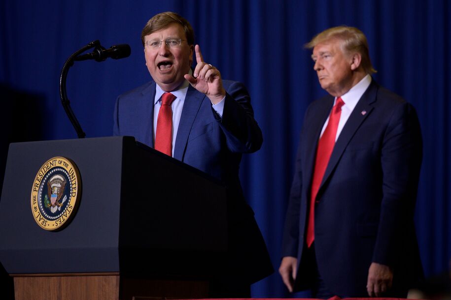 Donald Trump fue la solución milagrosa de Tate Reeves en la carrera por gobernador de 2019.  No este año.
