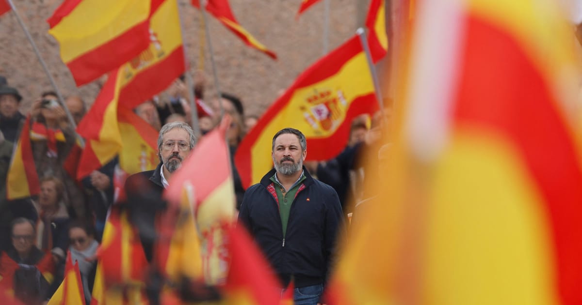El respaldo de Sánchez a la amnistía catalana provoca una gran protesta de extrema derecha – POLITICO