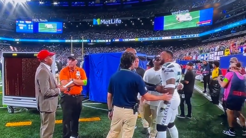 Jamal Adams se disculpa por gritarle al médico después de que le impidieron regresar al juego
