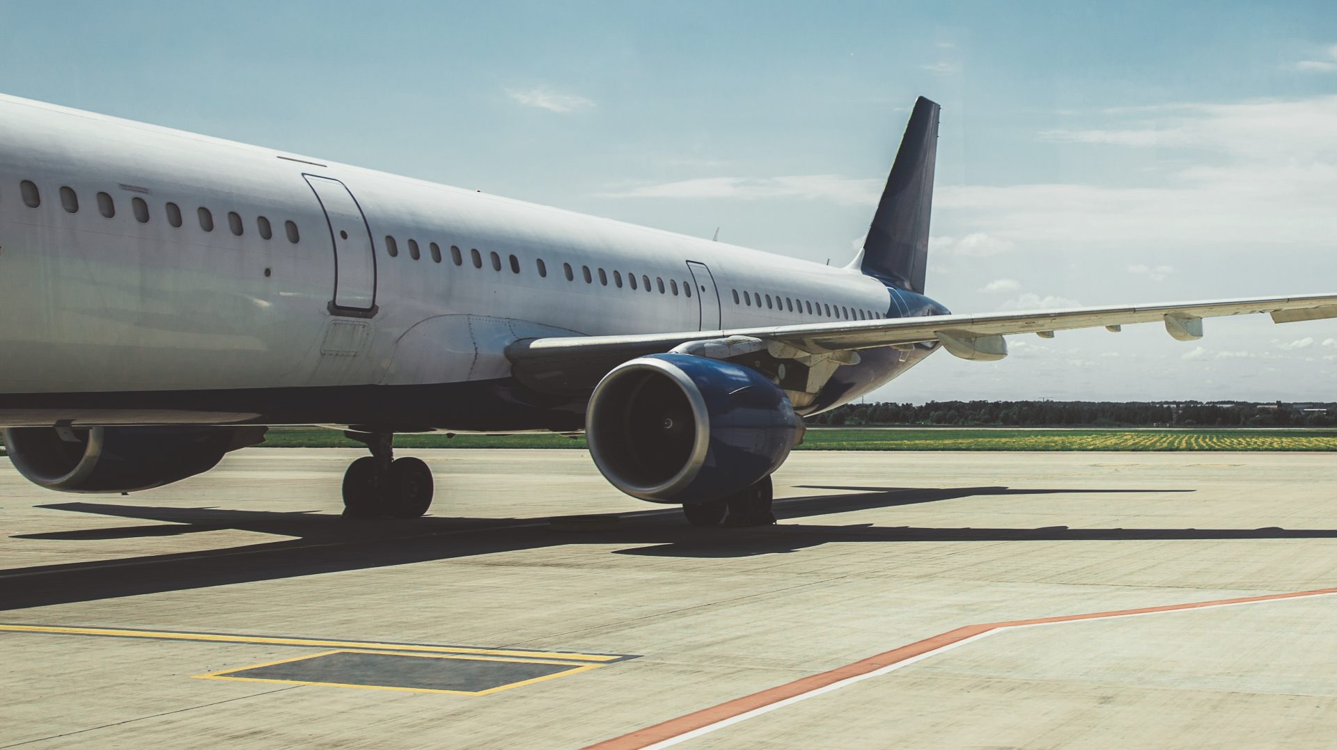 Un piloto fuera de servicio supuestamente intentó “apagar los motores” en pleno vuelo