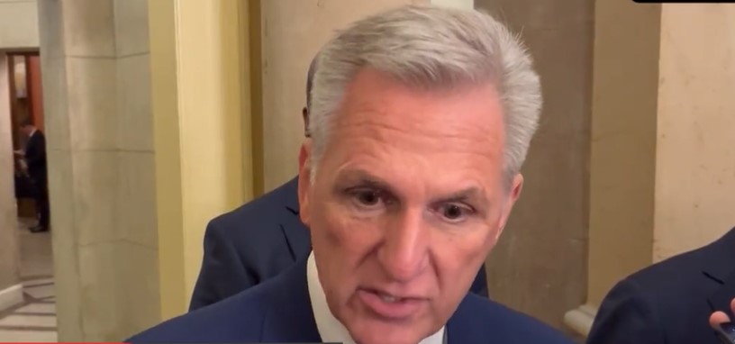 Kevin McCarthy se está derritiendo y teniendo arrebatos a puerta cerrada