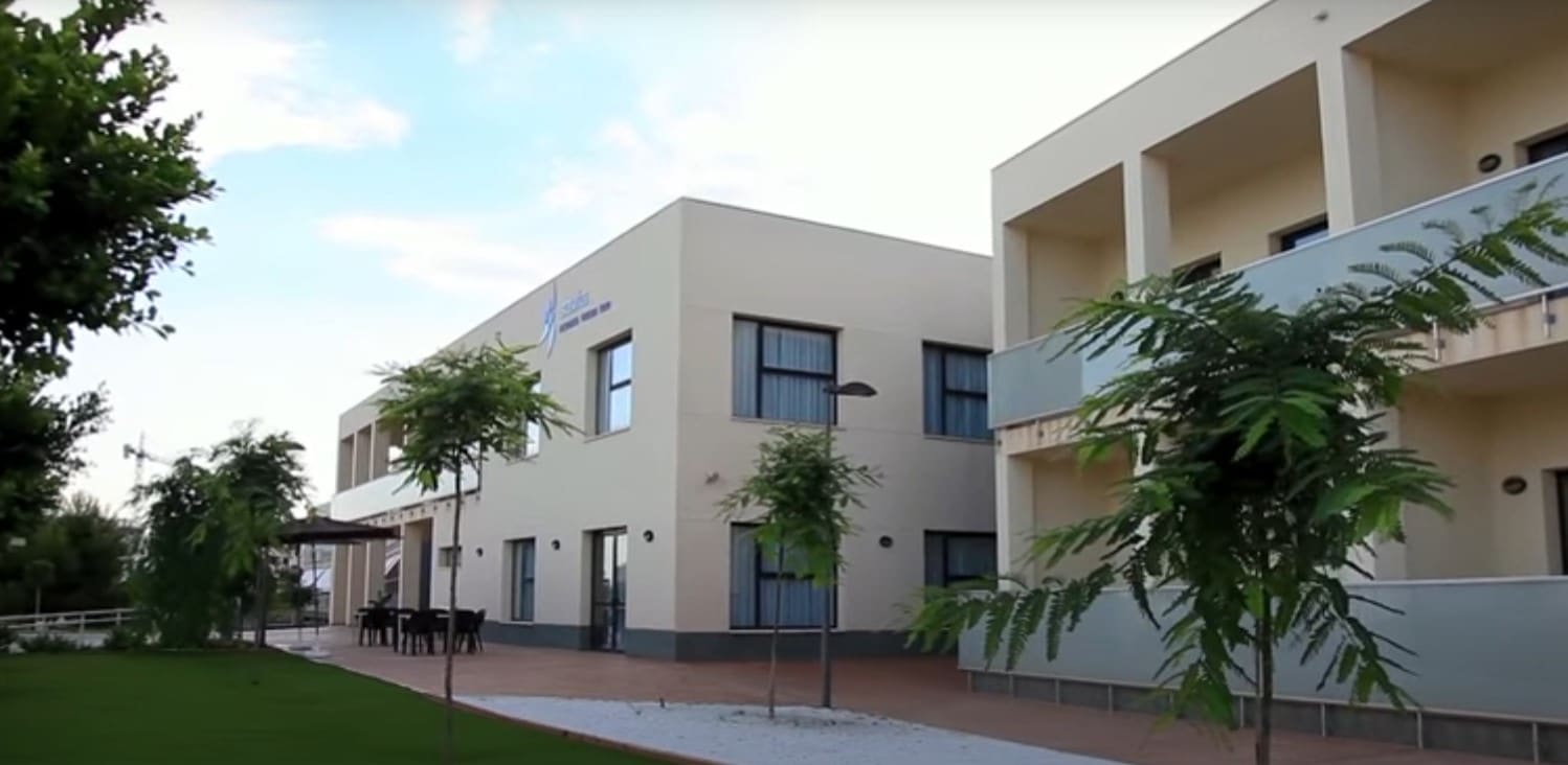 Impactante trato a los pacientes de la residencia de mayores ‘Savia’ de Orihuela Costa