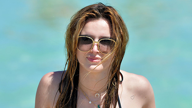 Bella Thorne luce bikini y falda morados para su cumpleaños: video – Hollywood Life