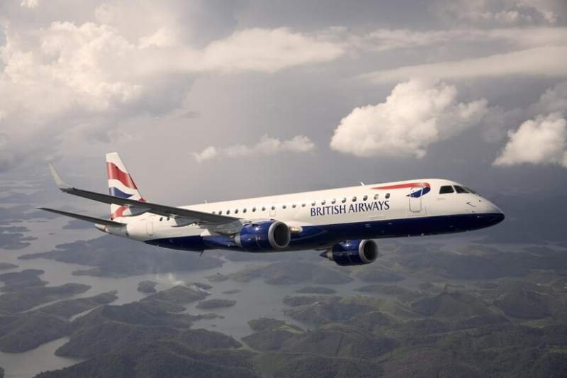 Un vuelo de British Airways procedente de Barcelona fue recibido por un equipo de bomberos en Londres