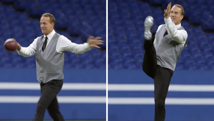 Peyton Manning lanza hilarantemente un ‘rincón del ataúd’ con Pat McAfee