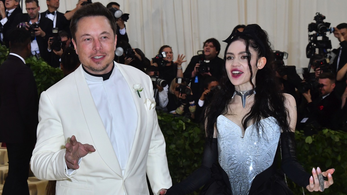 Grimes demanda a Elon Musk por derechos de paternidad – Socialite Life