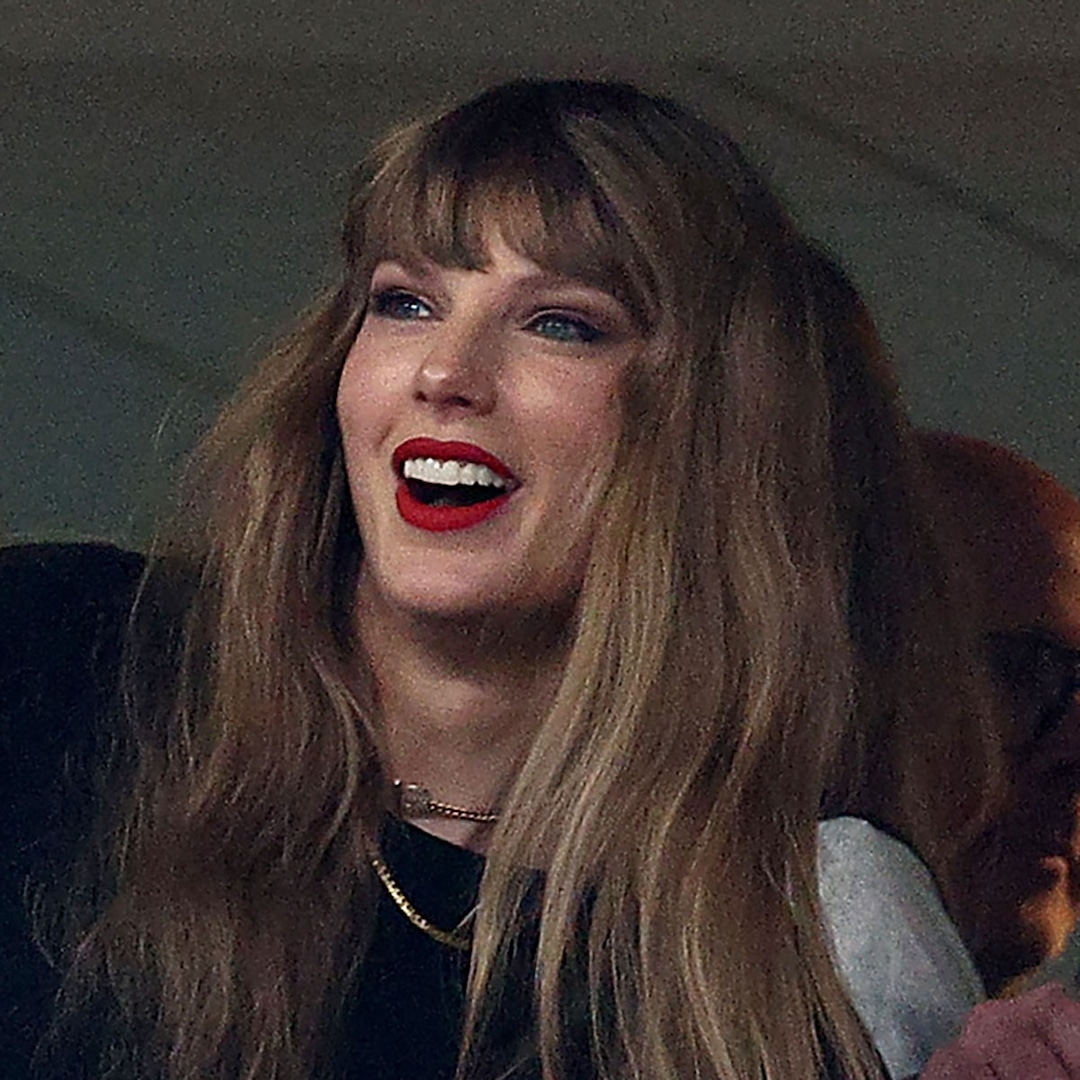 Taylor Swift trae equipo para animar a Travis Kelce en el juego de la NFL