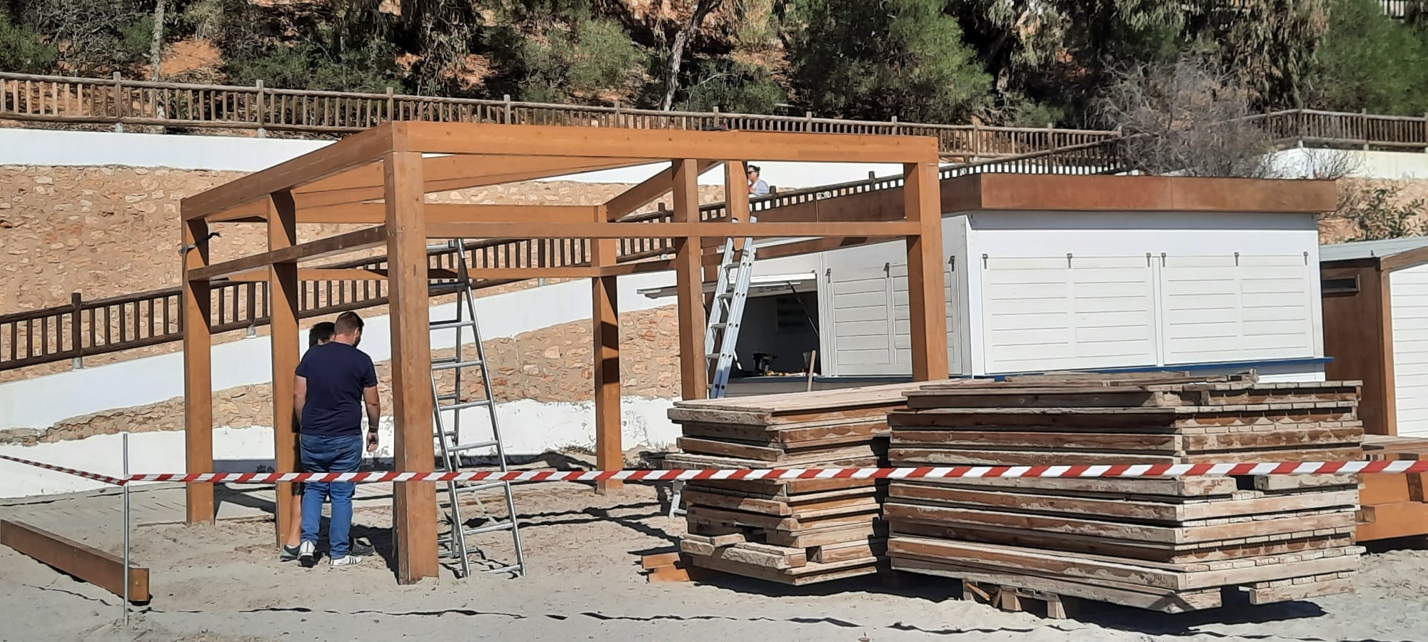 Orihuela publica concurso para los chiringuitos de la Costa