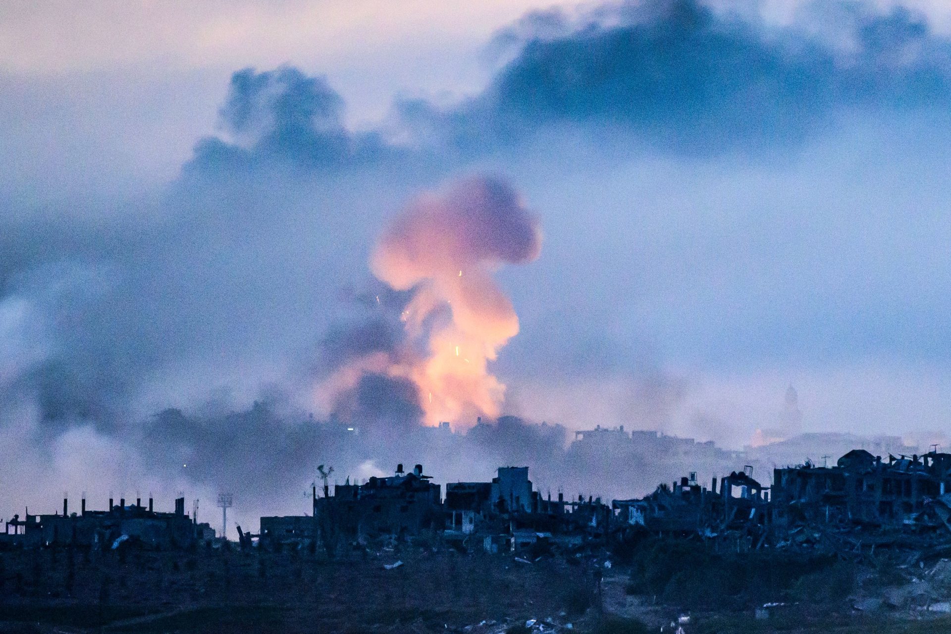 Detroit aprueba resolución de alto el fuego en medio de tregua entre Israel y Hamas