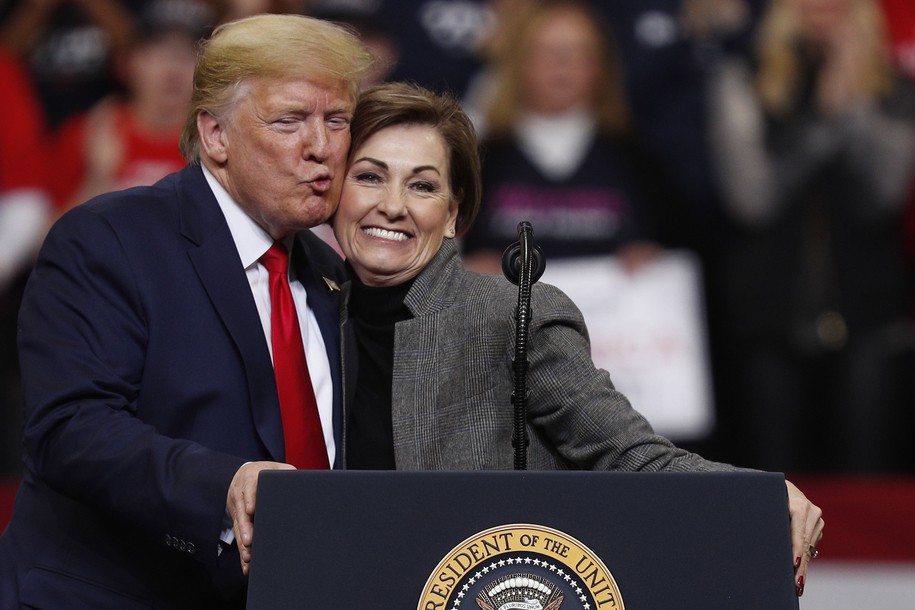 Trump se enfurece porque el gobernador de Iowa respalda a DeSantis y predice el ‘fin’ de su carrera política