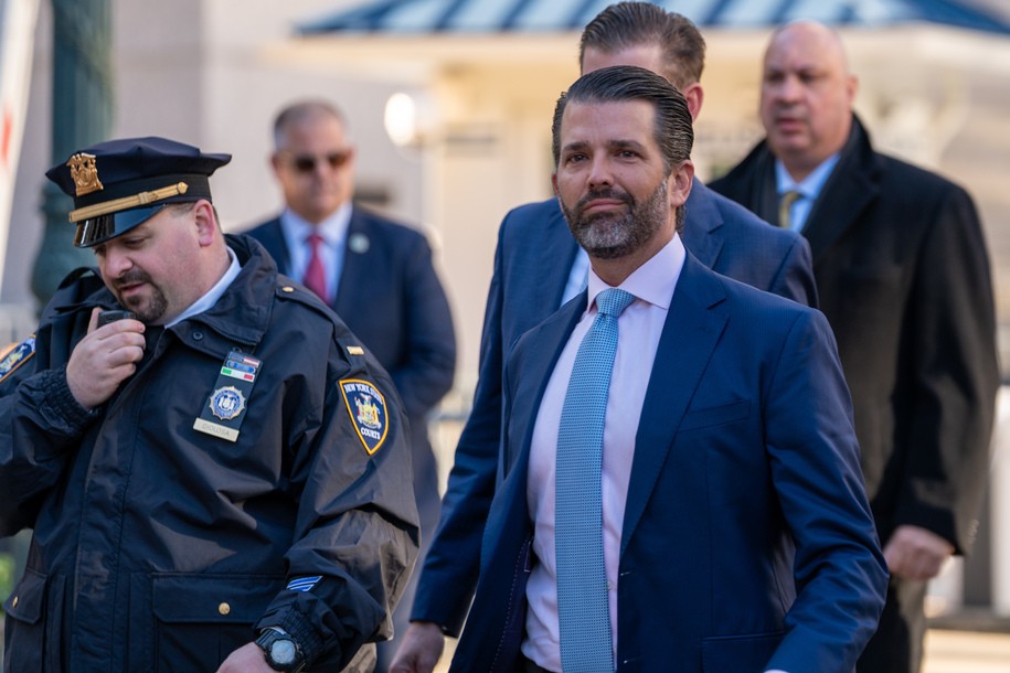 Donald Trump Jr. regresa al estrado mientras la defensa busca socavar las acusaciones de fraude civil en Nueva York
