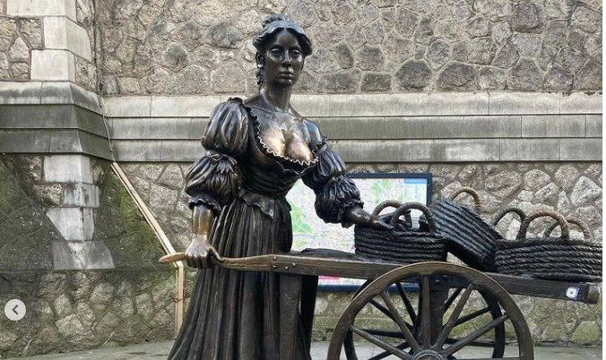 Activistas denuncian que la estatua de Molly Malone fue tocada « Euro Weekly News