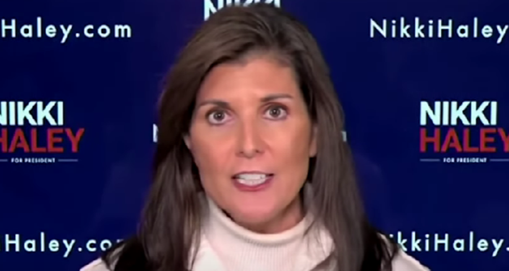 Conmoción: grupo respaldado por los hermanos Koch respalda a Nikki Haley en las primarias republicanas