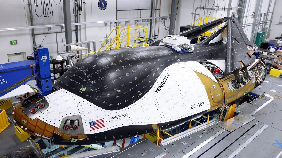 Sierra Space presenta el primer avión espacial Dream Chaser (fotos)