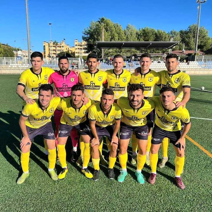 El Monovar suma puntos en el thriller de 7 goles en el Elche