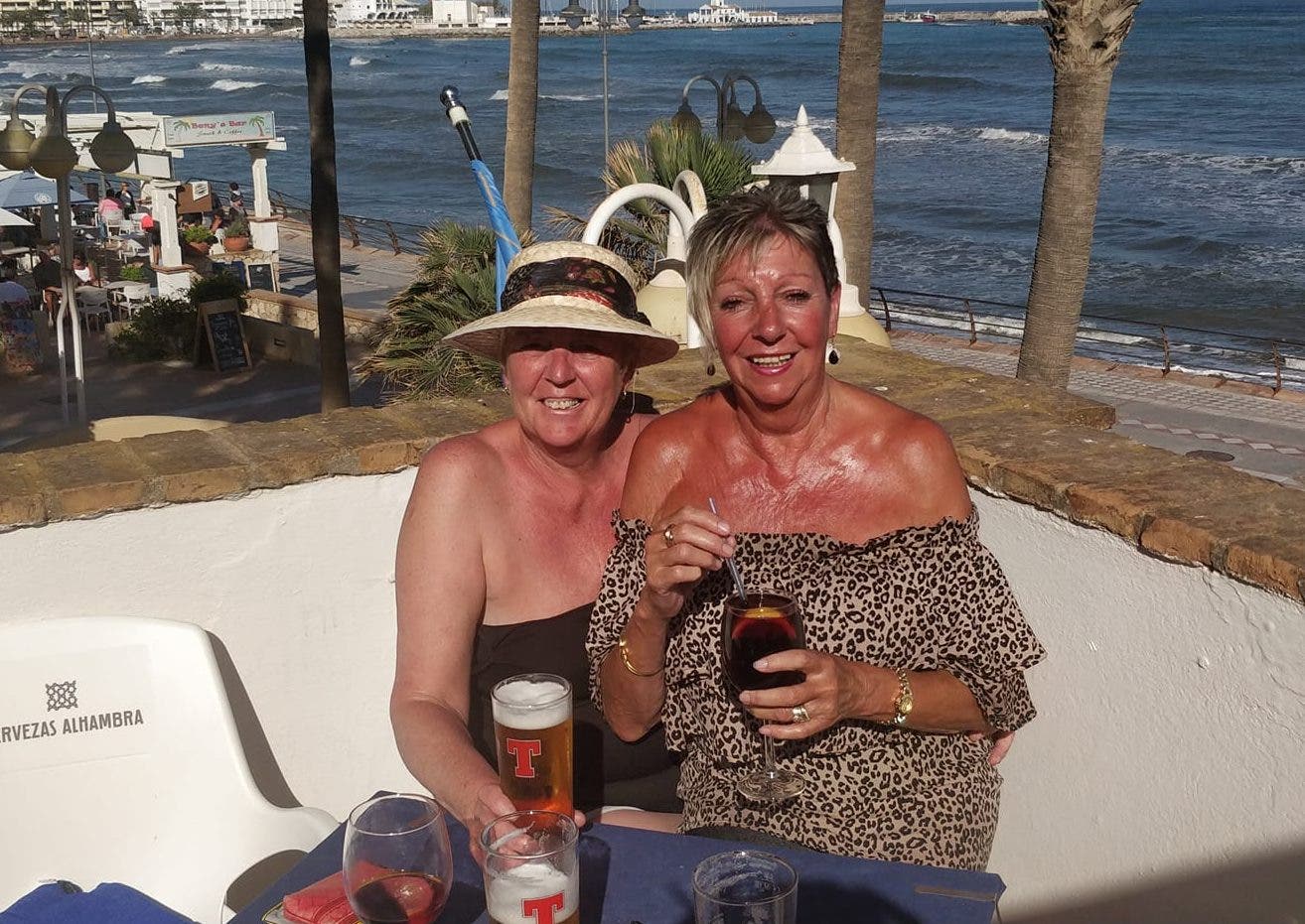 La muerte repentina de un expatriado británico sacude a la comunidad local en la Costa del Sol de España: Llueven homenajes a la madre “modelo a seguir” con un “corazón de oro”