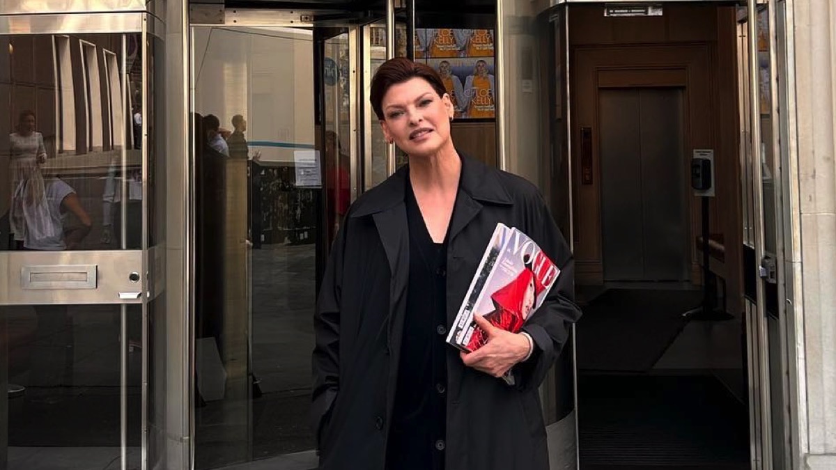 Linda Evangelista no está interesada en tener citas, no ‘quiere escuchar a alguien respirar’ en su cama – Socialite Life