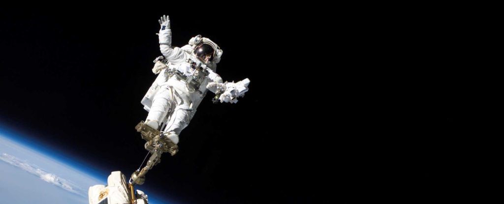 Algo horrible le sucede a las uñas después de un paseo por el espacio: ScienceAlert