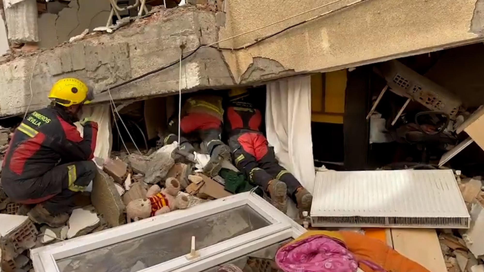 Equipo de rescate español encuentra a madre y recién nacido vivos en ruinas después de casi 200 horas ⋆ Metropolitano de Madrid