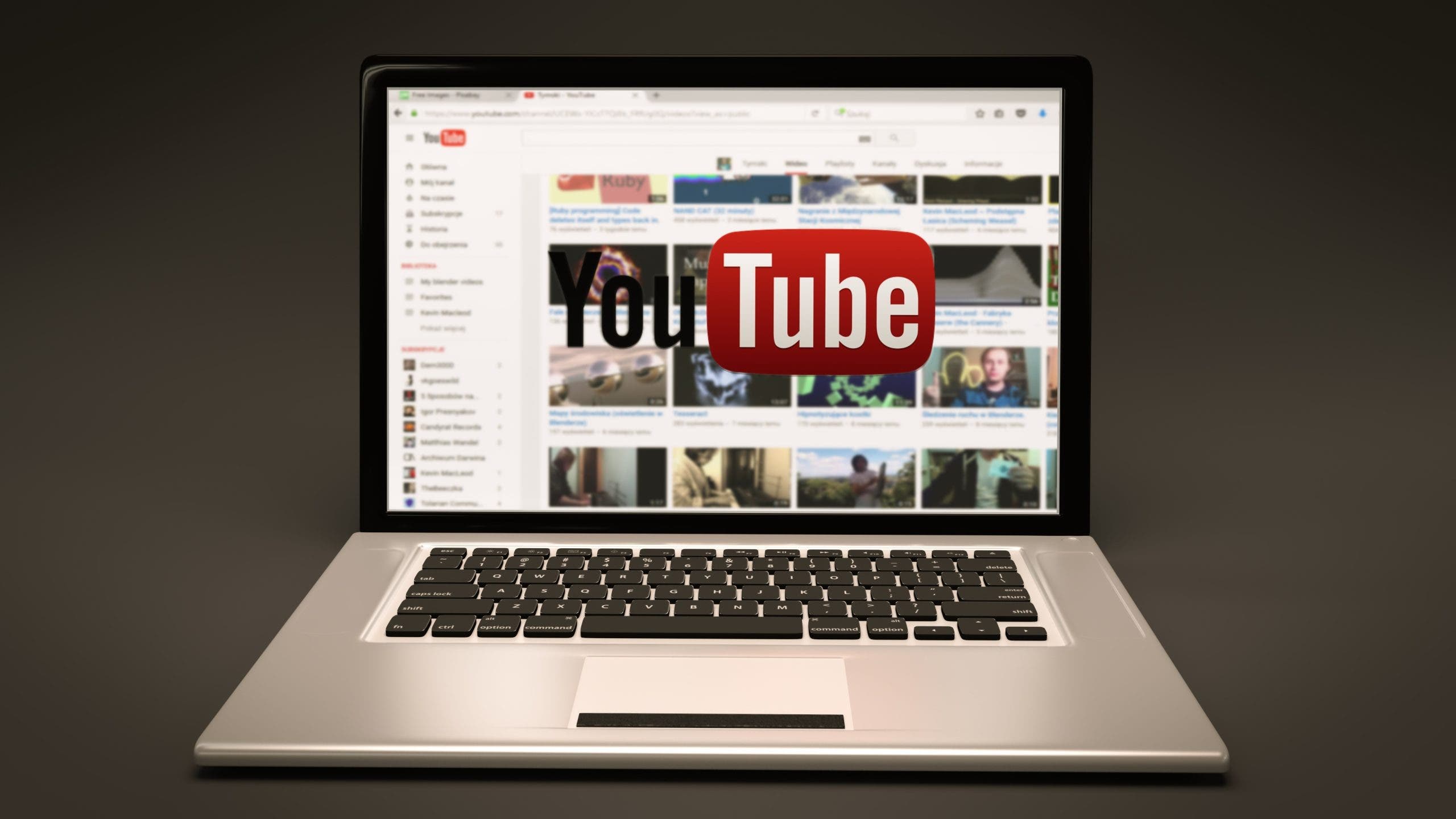 Un satírico político en España demanda a la empresa matriz de YouTube, Alphabet Inc, por “despido injustificado” después de que su cuenta fuera desmonetizada