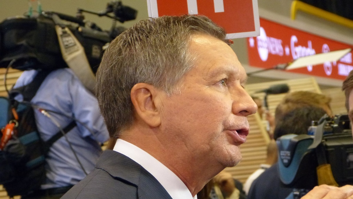 El republicano John Kasich de Never Trump critica el fallo electoral de Colorado como “una materia puramente ridícula partidista”