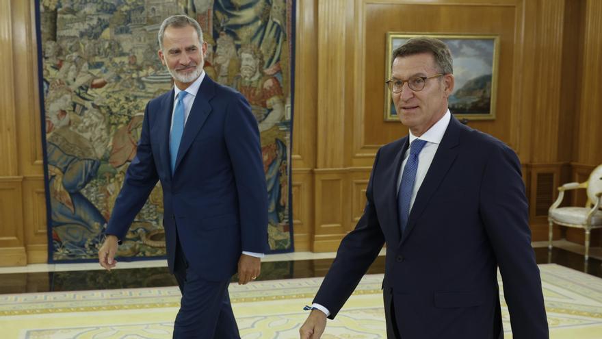 Feijóo abandona la defensa de la monarquía ante la presión de los socios de Sánchez