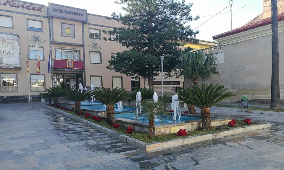 Un hombre se prende fuego ante el Ayuntamiento de Benejúzar