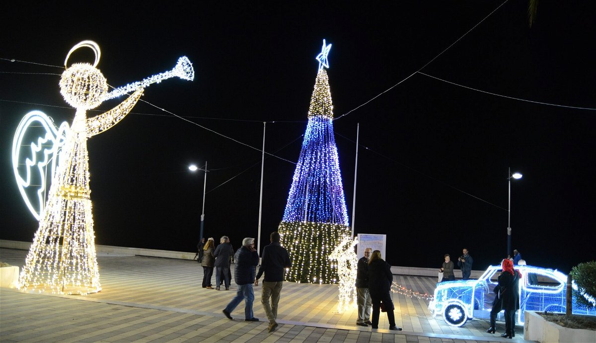 ¡Torrox brilla con la exhibición navideña más grande de la historia!  « Noticias semanales del euro