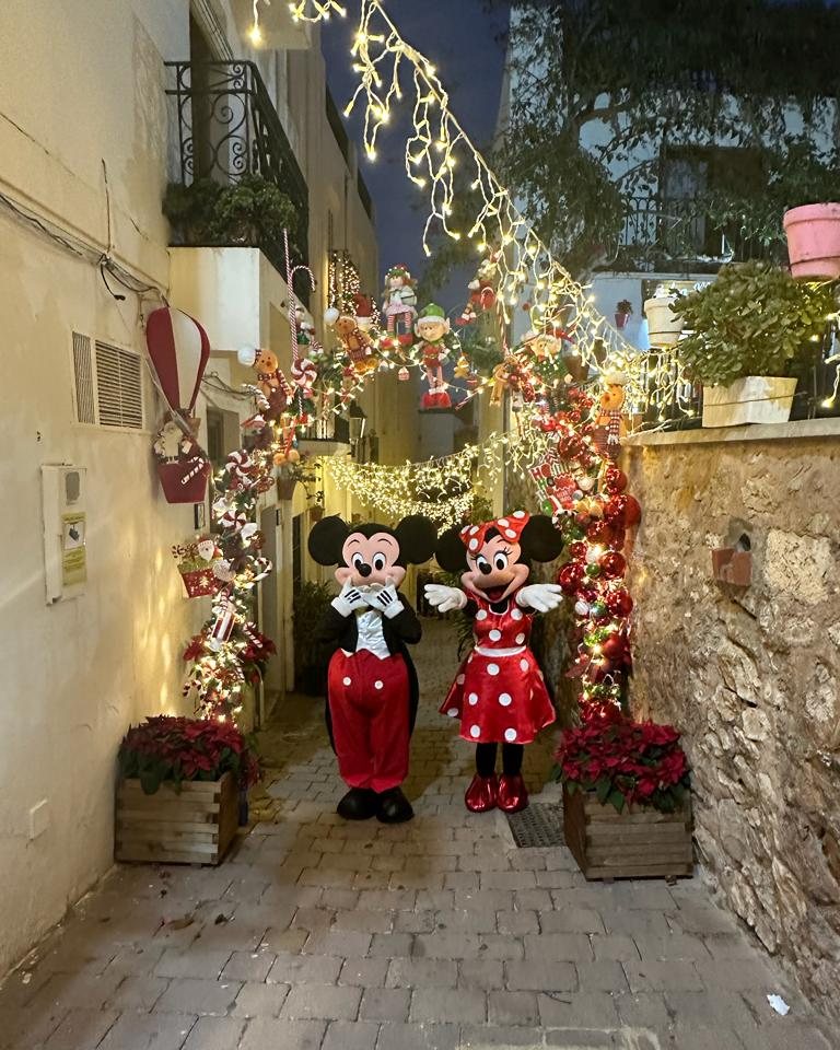 Diversión y Disney en el desfile del sábado en Mojácar