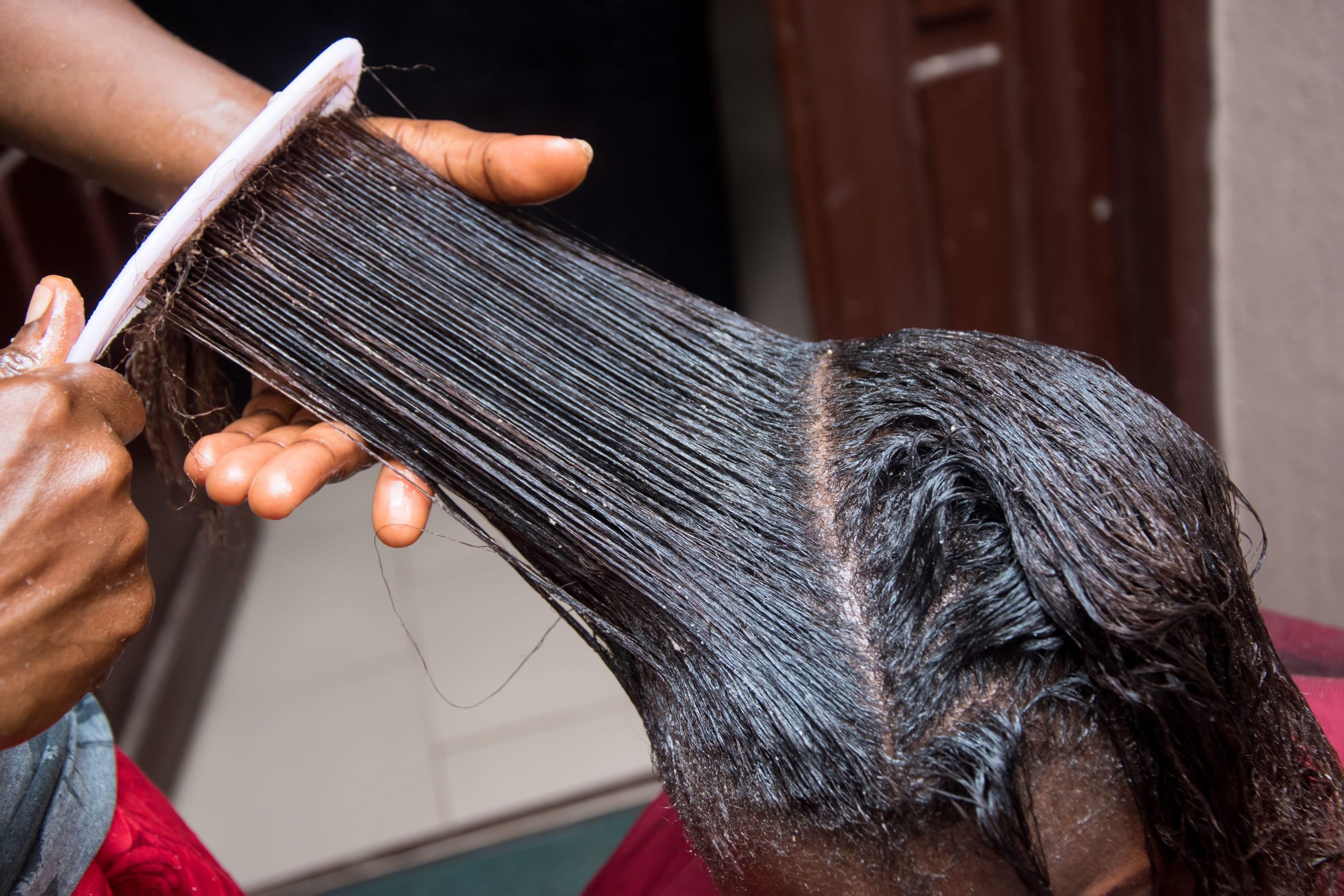 Los alisantes para el cabello serán más seguros sin formaldehído, pero es sólo el comienzo