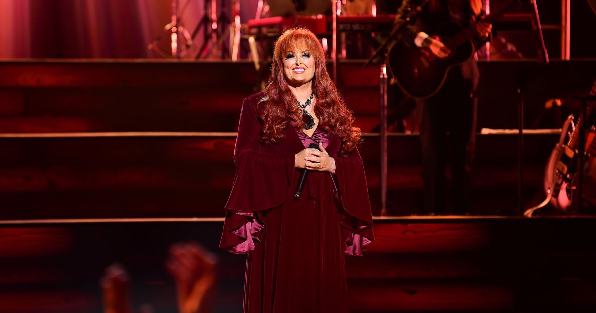 Wynonna Judd muestra su pérdida de peso en ‘Christmas at the Opry’