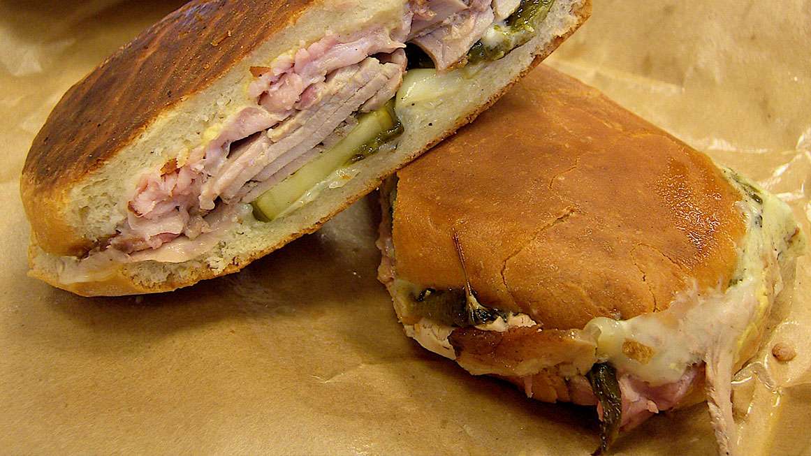 Las raíces en disputa del sándwich cubano