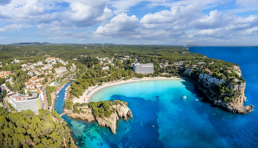 Los turistas despojan a Menorca de sus tesoros naturales « Euro Weekly News