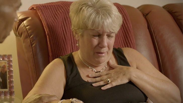 La madre de Casey Anthony sufre un ataque de pánico mientras responde preguntas sobre su nieta