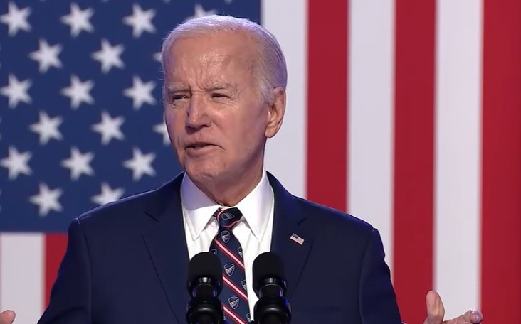 Biden visita ocho estados indecisos en 18 días mientras Trump se esconde
