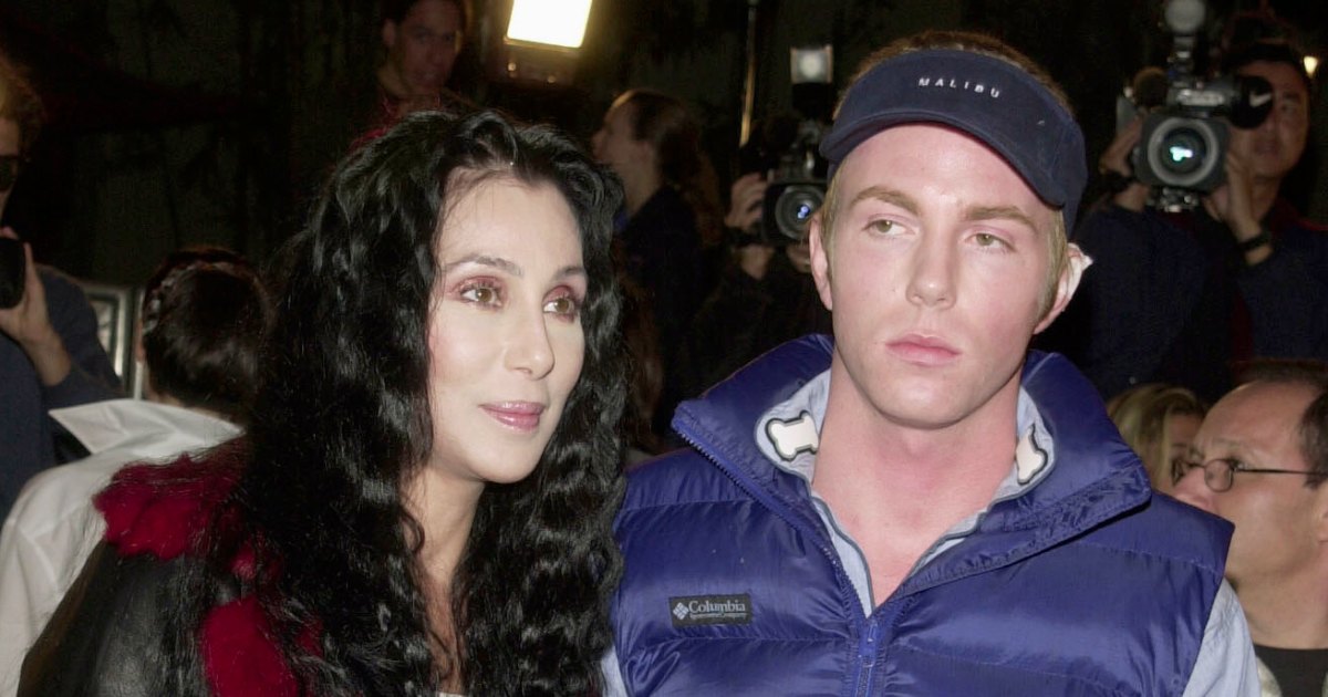 Cher está tratando de ‘salvar’ la vida de su hijo Elijah en medio de una batalla judicial