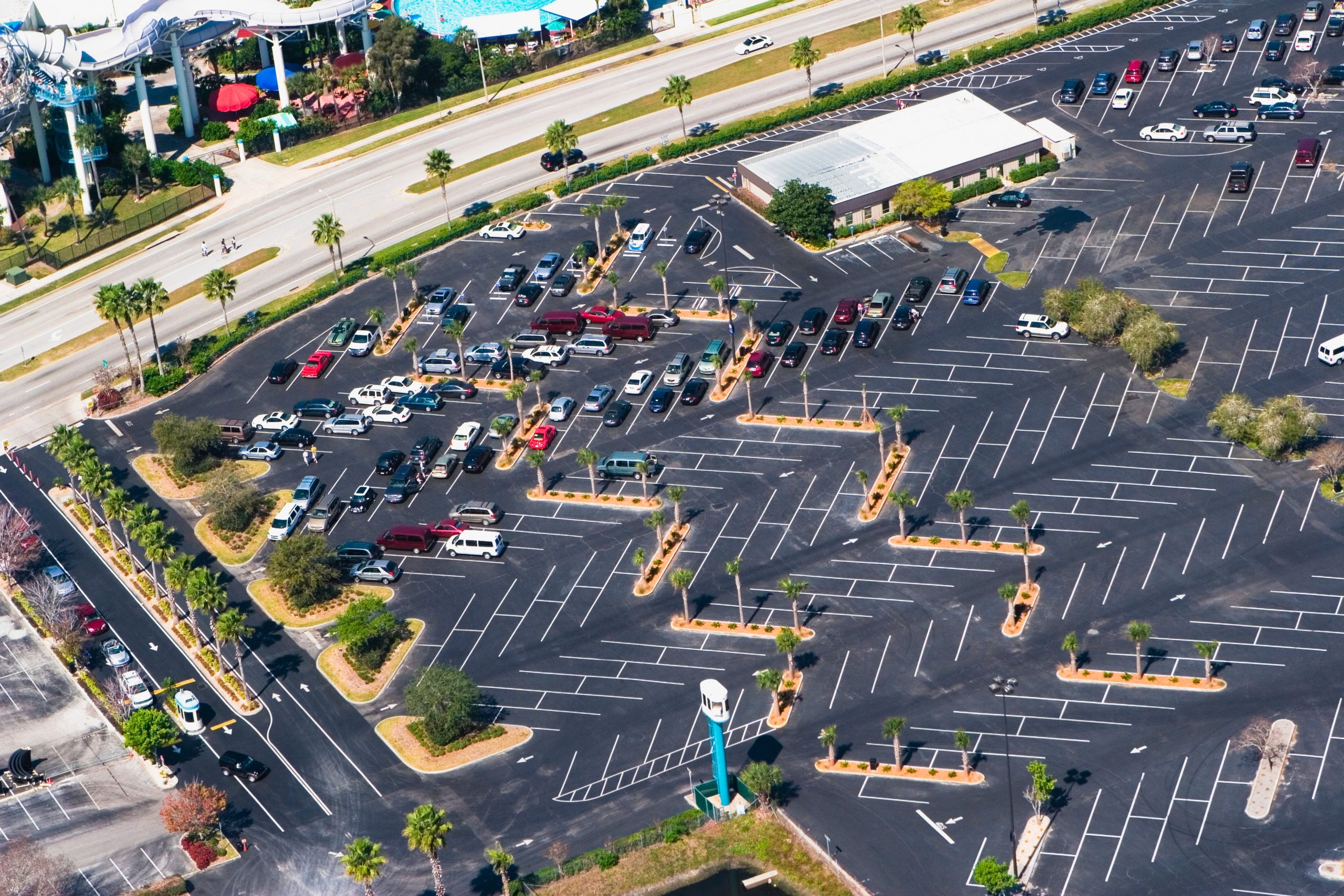 Los estacionamientos causan más calor e inundaciones: así es como se clasifican 100 ciudades de EE. UU.