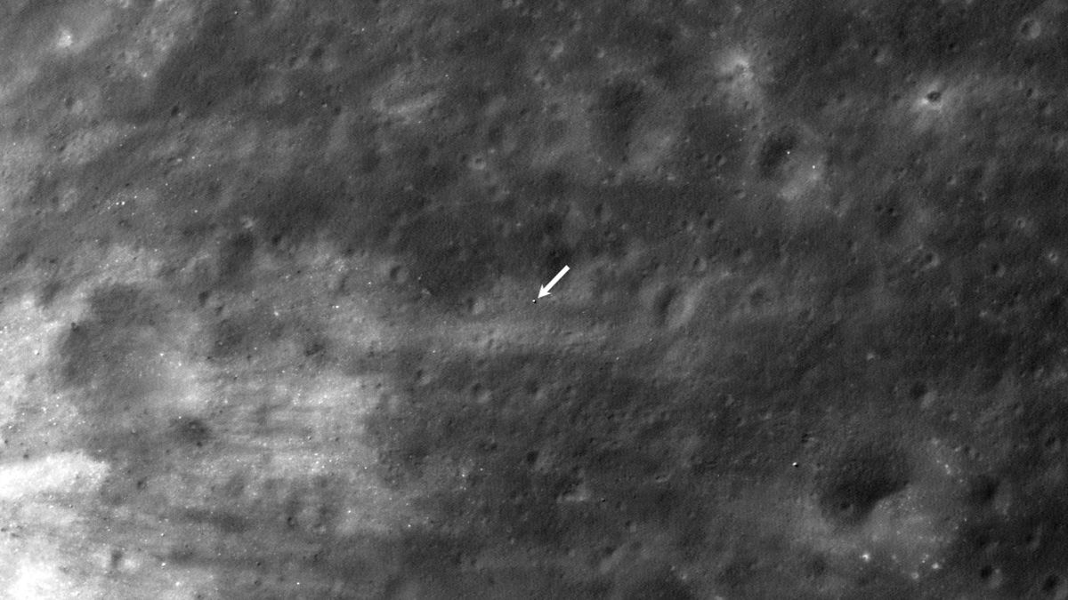 El orbitador de la NASA espía el módulo de aterrizaje lunar SLIM de Japón en la superficie lunar (foto)