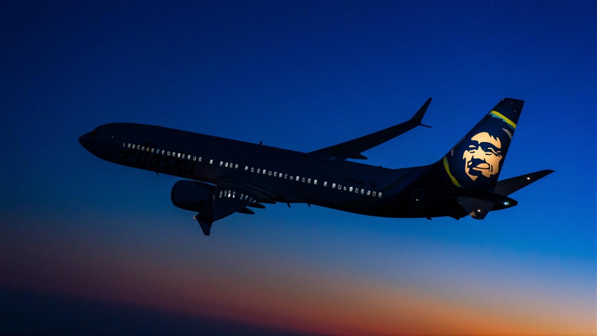 Aerolínea deja en tierra 65 aviones Boeing después de una emergencia en pleno vuelo « Euro Weekly News