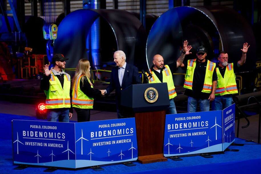 Mire a Fox hablar efusivamente de la economía de Biden
