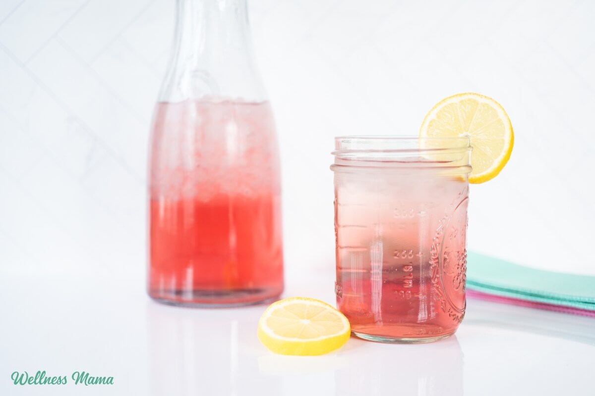 Receta de bebida casera con electrolitos (con opciones de sabor)